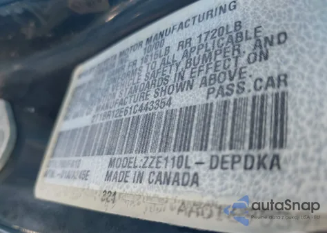 2001 Toyota Corolla Le z USA, uszkodzony, nr VIN 2T1BR12E61C443354